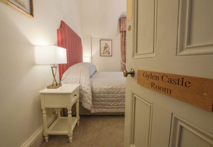 Gylen Castle Room